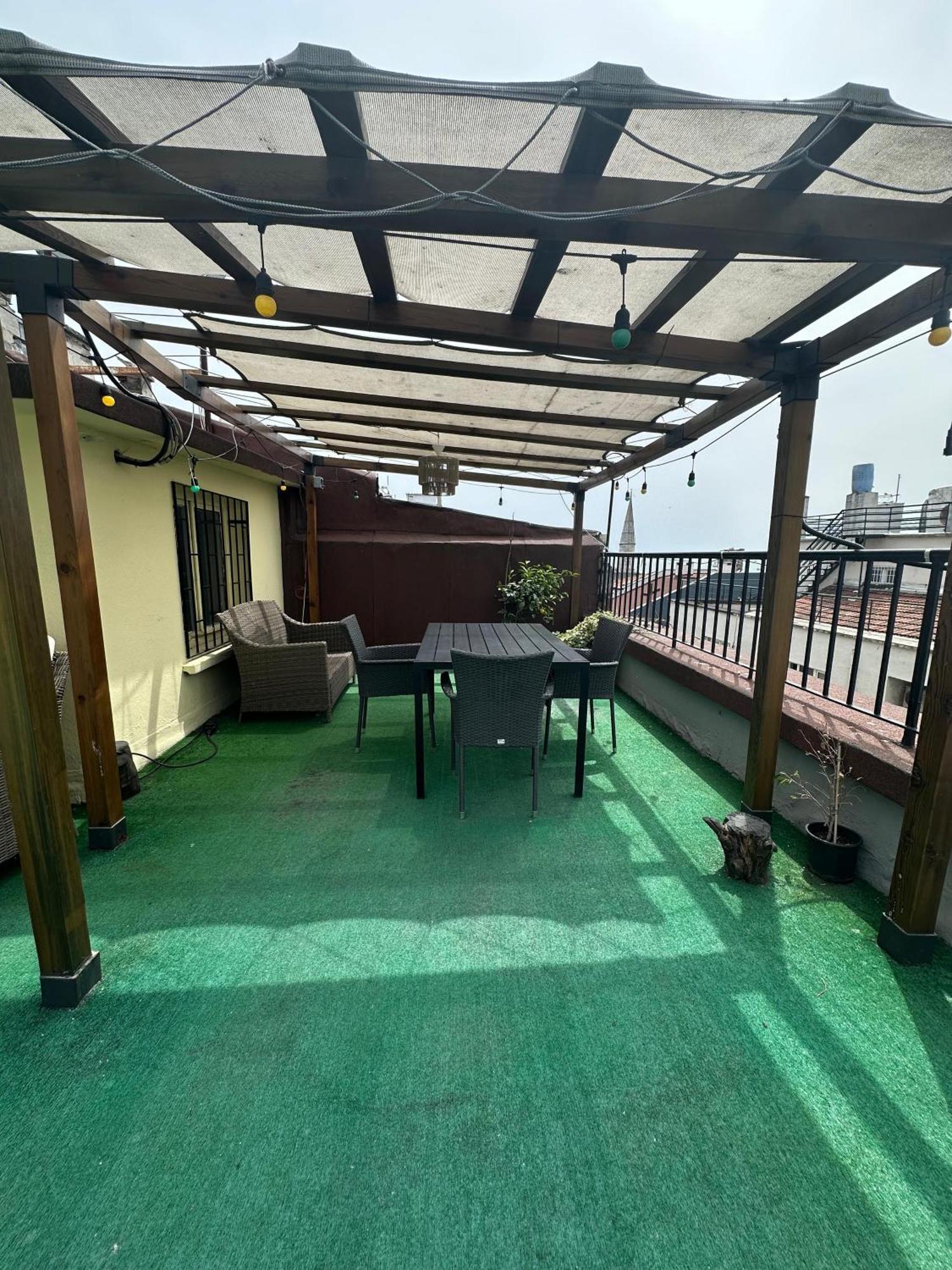 Social House Istanbul Hotel Bagian luar foto